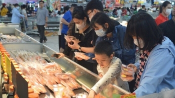 Bảo đảm hàng hóa thiết yếu, kiểm soát giá trong bão số 3