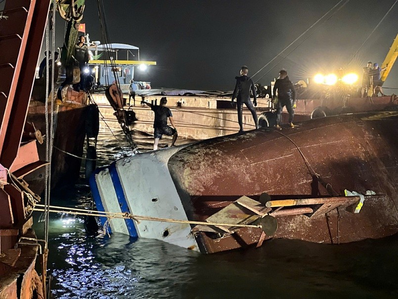 Tàu Vịnh Xanh 58 gặp nạn khi đưa du khách đi tham quan Tàu Vịnh Xanh 58 gặp nạn khi đưa du khách đi tham quan