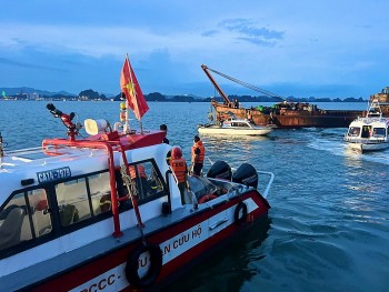 Từ vụ lật tàu ở Quảng Ninh: Chuyên gia chỉ cách thoát hiểm