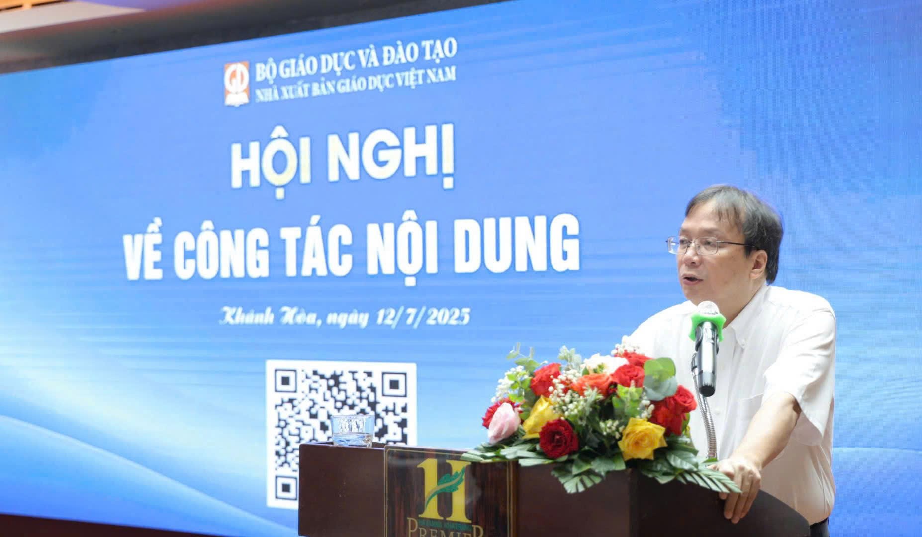 Ông Nguyễn Tiến Thanh - Chủ tịch HĐTV, Tổng Giám đốc NXBGDVN phát biểu tại Hội nghị