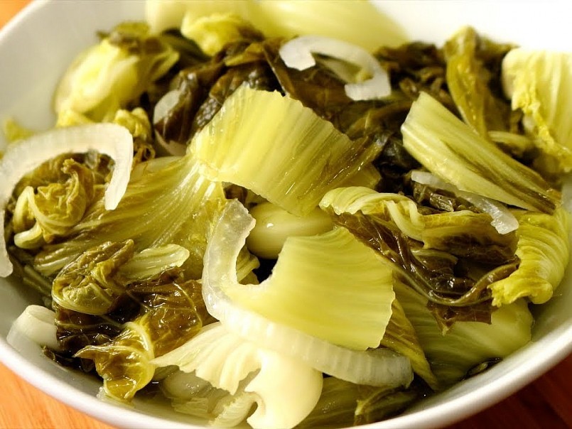 Quá trình lên men dưa muối tự nhiên tạo ra một lượng lớn lợi khuẩn (probiotic).