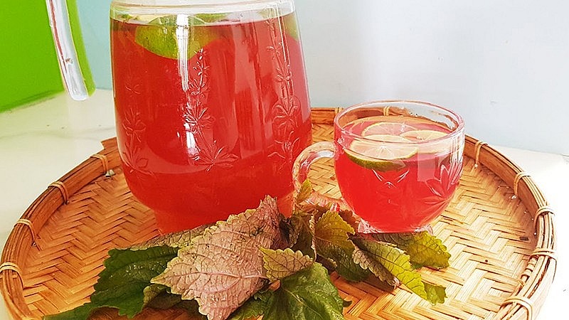Không chỉ có tác dụng giảm cân, nước lá tía tô còn được xem là cực tốt cho làn da.