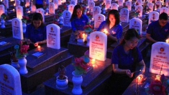 Tỉnh Quảng Trị: Những ngọn nến tri ân, kết nối quá khứ, hiện tại và tương lai