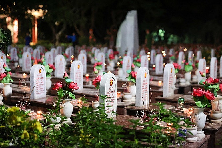 Tổ quốc và Nhân dân ta đời đời nhớ ơn các anh hùng liệt sĩ, thương binh, bệnh binh - Ảnh: VGP Tổ quốc và Nhân dân ta đời đời nhớ ơn các anh hùng liệt sĩ, thương binh, bệnh binh - Ảnh: VGP