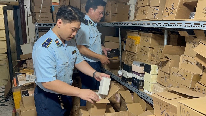 Cẩn thận hàng giả, hàng nhái: Bỏ tiền thật, mua đồ giả