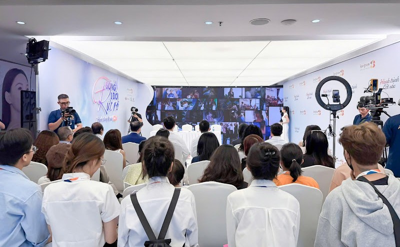 Hành trình Lột xác: Một thập kỷ kiến tạo vẻ đẹp và thay đổi số phận