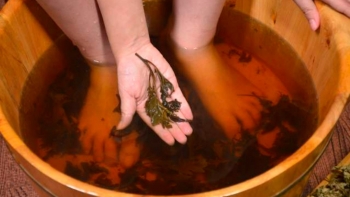 Ngâm chân – liệu pháp dưỡng gan đơn giản, hiệu quả tại nhà