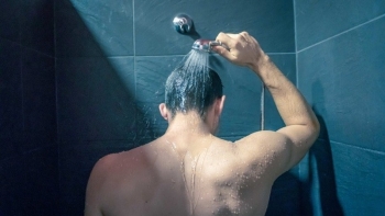 Tắm đúng thời điểm – Chìa khóa vàng cho giấc ngủ ngon và sâu