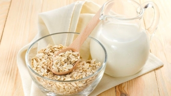 Uống sữa đúng cách, ăn uống hợp lý: Chìa khóa giúp hạ axit uric và đẩy lùi bệnh gút