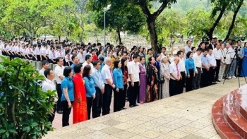 Nhà xuất bản Giáo dục Việt Nam tri ân các liệt sĩ ngành giáo dục tại Tây Ninh