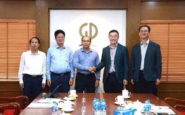 Các đại biểu chụp ảnh lưu niệm Các đại biểu chụp ảnh lưu niệm