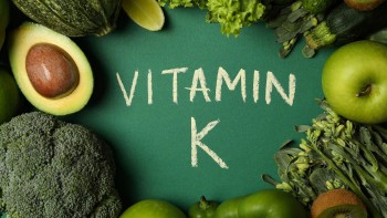Vitamin K: Mảnh ghép vàng bị lãng quên trong hành trình xây dựng khung xương chắc khỏe