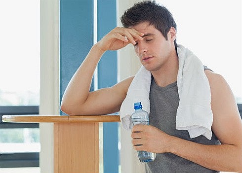 Tập cường độ cao khi chưa ăn dễ gây hạ đường huyết, mệt mỏi và suy giảm hiệu suất, đặc biệt với những người không quen hoặc có vấn đề sức khỏe.