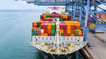 Xuất nhập khẩu phục hồi mạnh mẽ: Cơ hội nào cho doanh nghiệp nội?