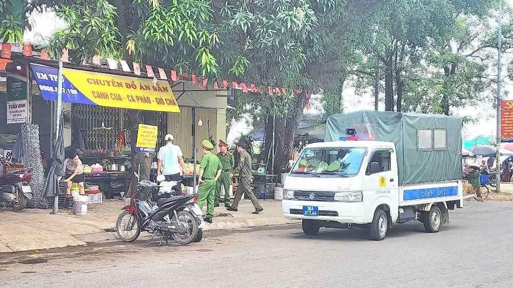 Phường Bỉm Sơn đi đầu trong công tác vệ sinh môi trường và lập lại trật tự lòng lề đường, vỉa hè