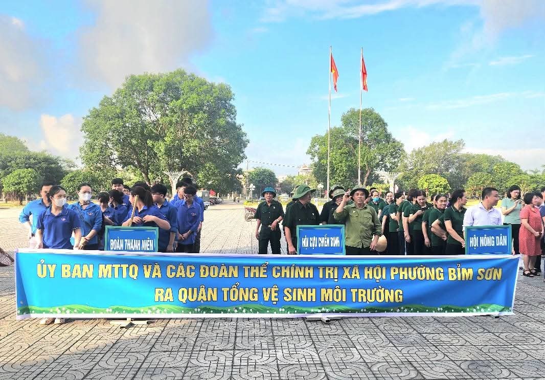 Phường Bỉm Sơn đi đầu trong công tác vệ sinh môi trường và lập lại trật tự lòng lề đường, vỉa hè