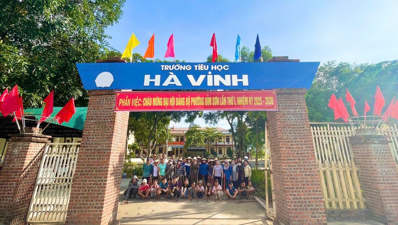 Phường Bỉm Sơn đi đầu trong công tác vệ sinh môi trường và lập lại trật tự lòng lề đường, vỉa hè