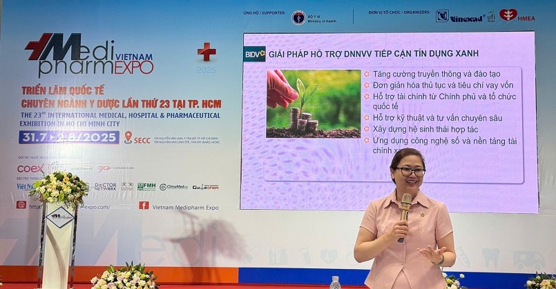 Bà Nguyễn Thị Kim Phượng, đại diện BIDV chia sẻ thông tin tại sự kiện.