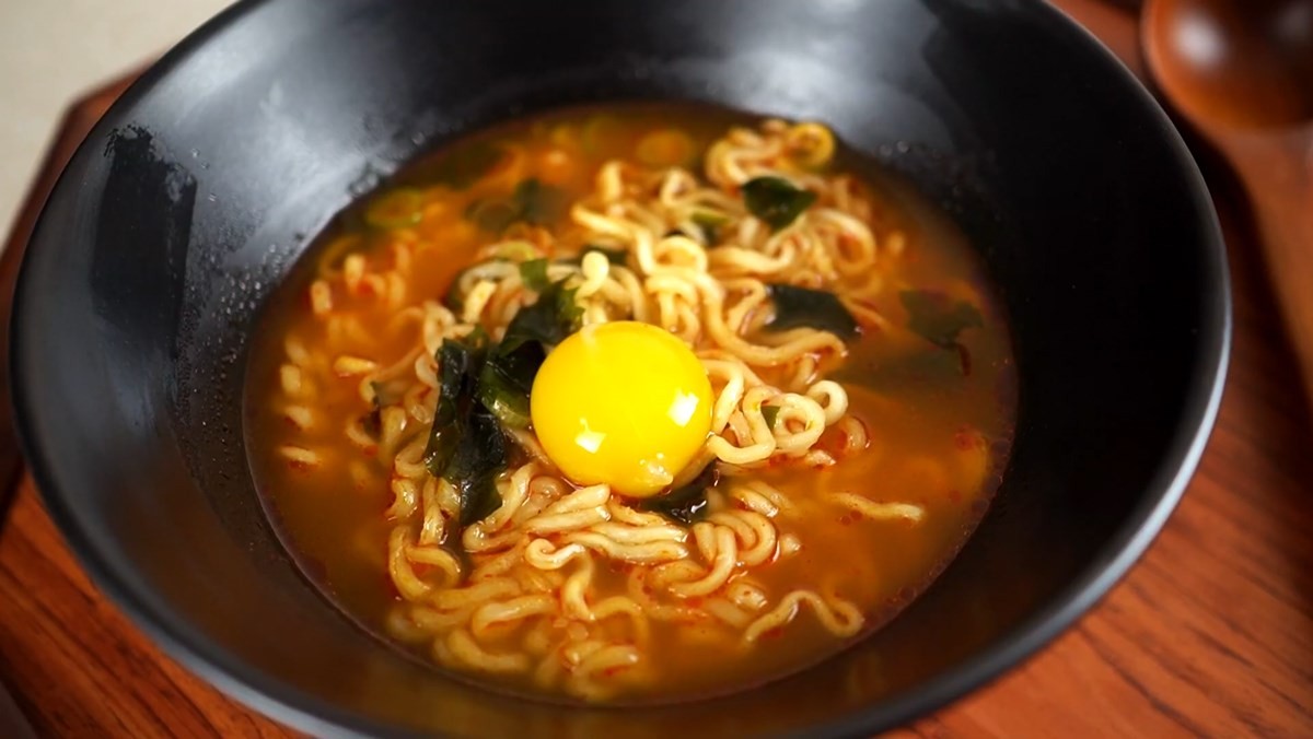 Mì ăn liền và cách ăn để không hại sức khỏe