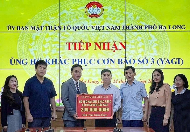 LOTTE MART thường xuyên thực hiện các hoạt động ý nghĩa vì cộng đồng