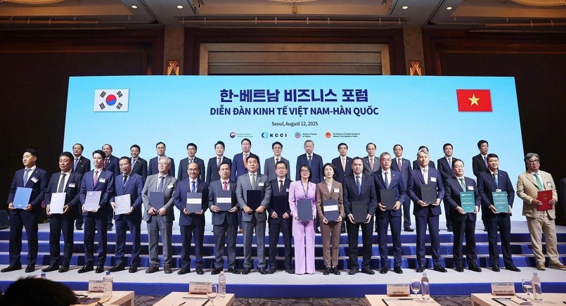 Ngày 12/8/2025, tại Seoul (Hàn Quốc), trong khuôn khổ chuyến thăm cấp Nhà nước đến Hàn Quốc của Tổng Bí thư Tô Lâm, Diễn đàn Kinh tế Việt Nam - Hàn Quốc với chủ đề “Hợp tác phát triển chuỗi sản xuất trong trong kỷ nguyên mới!” đã được tổ chức.