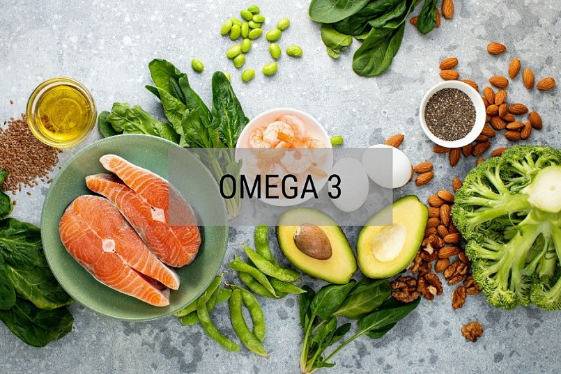 Thực phẩm giàu axit béo Omega-3: Đây là chất chống viêm mạnh mẽ, giúp cải thiện mụn sưng, viêm đỏ. 