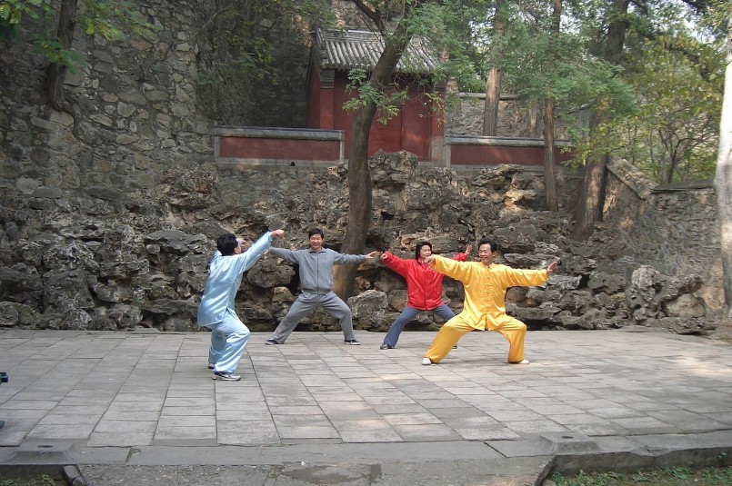 Thái Cực Quyền giúp cải thiện thăng bằng, tăng sự linh hoạt và giảm nguy cơ té ngã.