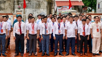 Thanh Hóa: Trang nghiêm lễ dâng hương, viếng Nghĩa trang Liệt sĩ trước thềm Đại hội Đảng bộ xã Vạn Lộc