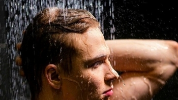 Vì sao không nên tắm ngay sau bữa ăn?