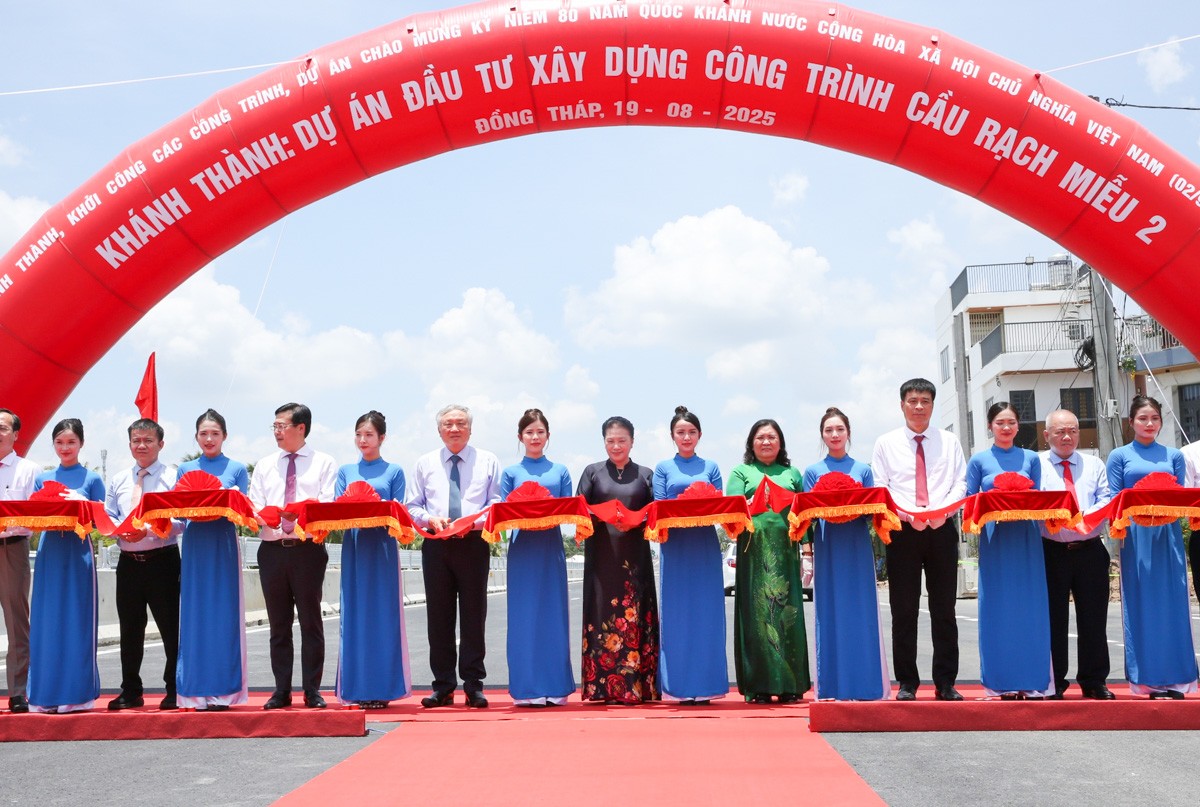 Khởi công, khánh thành 250 công trình: Động lực mới cho tăng trưởng, khát vọng Việt Nam hùng cường