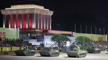 Chùm ảnh: Các lực lượng tổng hợp luyện diễu binh, diễu hành tại Quảng trường Ba Đình