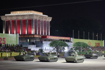 Chùm ảnh: Các lực lượng tổng hợp luyện diễu binh, diễu hành tại Quảng trường Ba Đình