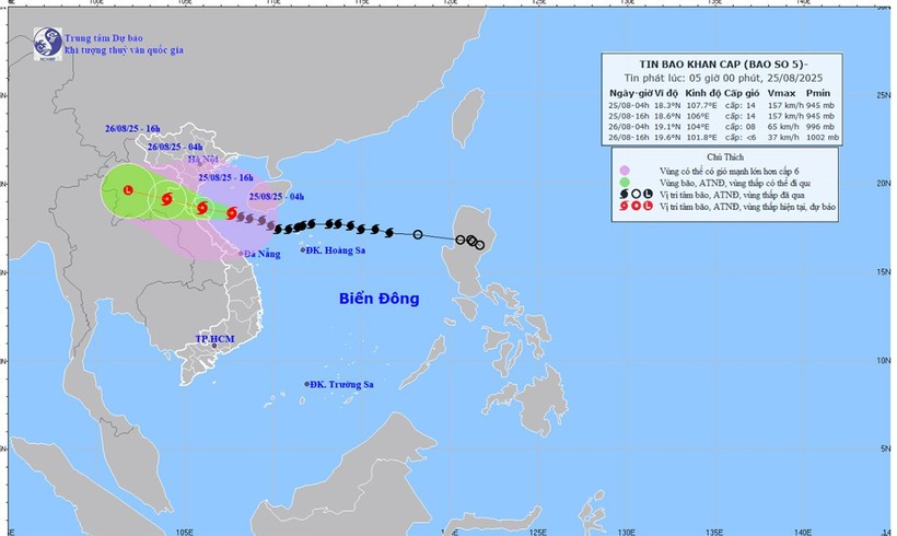 Bản đồ dự báo quỹ đạo và cường độ bão số 5 phát lúc 5 giờ ngày 25/8.