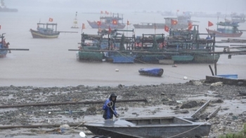 Bão số 5 áp sát, Thanh Hóa chạy đua với thời gian sơ tán dân ven biển