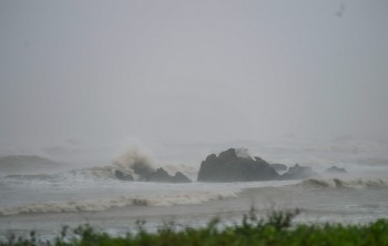 Bão số 5 giật cấp 13 tiến gần đất liền, trọng tâm Nghệ An từ 16-19h