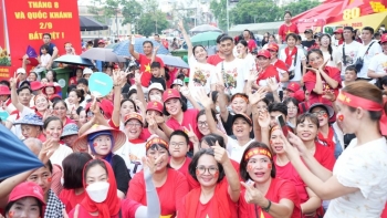 Tặng 100.000 đồng/người cho toàn dân ăn Tết Độc lập