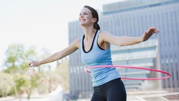 Lắc vòng – Giải pháp đơn giản cho vòng eo thon gọn