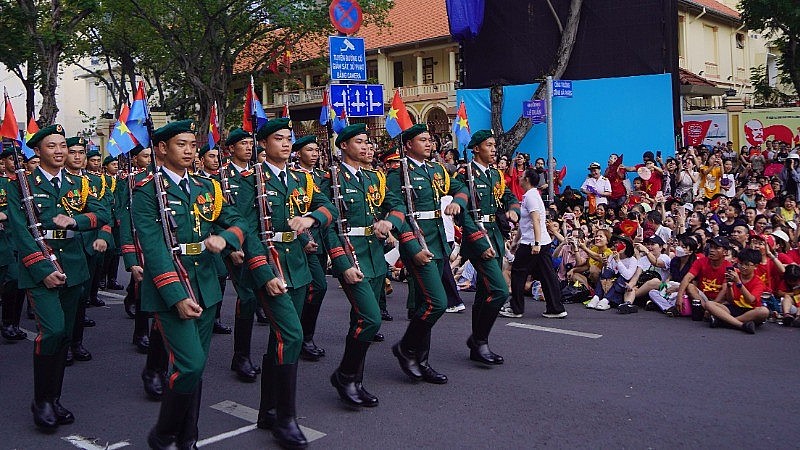 Nếu bạn có một sức khỏe tốt và vẫn quyết định tham gia trực tiếp sự kiện, việc chuẩn bị kỹ lưỡng sẽ giúp bạn có một trải nghiệm an toàn và trọn vẹn.