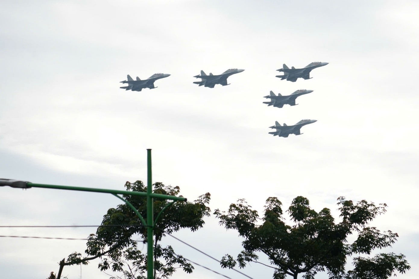 TỔNG THUẬT: Lễ Tổng duyệt chương trình diễu binh, diễu hành kỷ niệm 80 năm Quốc khánh 2/9