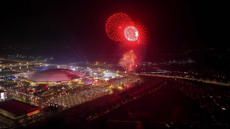 VEC tổ chức bắn pháo hoa tầm cao tại khu vực cổng chính (đường Cầu Tứ Liên) vào lúc 22h các ngày: khai mạc (28/8), Quốc khánh 2/9 và bế mạc triển lãm (5/9) (LINK)