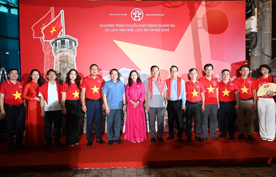 Hà Nội kể chuyện lịch sử qua chương trình “Sắc đỏ Ba Đình”