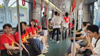 Hướng dẫn đi xem Lễ Diễu binh ngày 2/9 bằng phương tiện công cộng: Gửi xe, đi lại và ra về thuận lợi