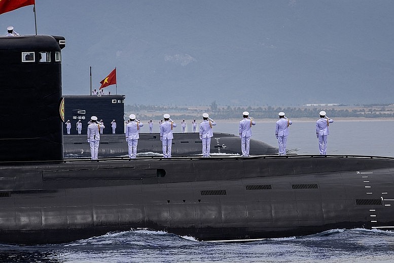 Biên đội tàu ngầm Kilo 636 rời bến làm nhiệm vụ