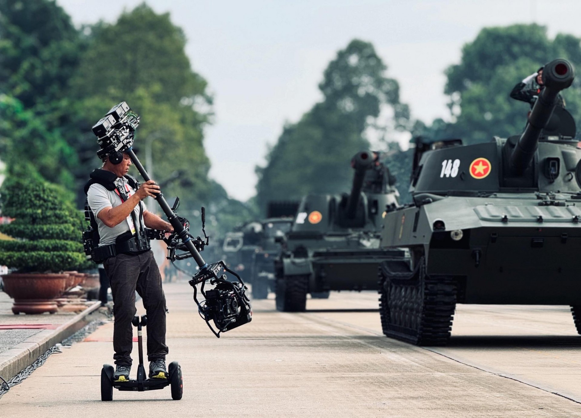 Anh Hân là người đảm nhận góc quay chuyển động ở phần lễ đài chính (Ảnh: FBNV)