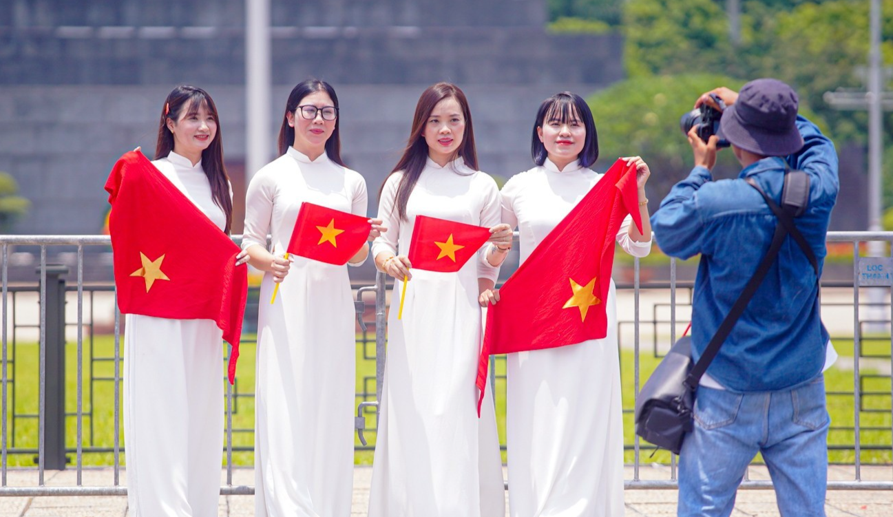 Hà Nội chật kín khách dịp 2/9, nhiều điểm du lịch vắng lặng Hà Nội chật kín khách dịp 2/9, nhiều điểm du lịch vắng lặng