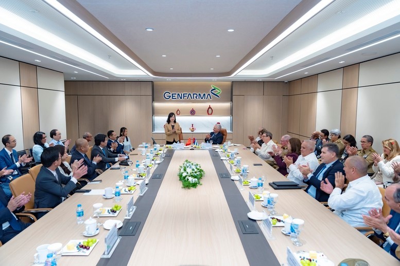 Việt Nam làm chủ công nghệ sản xuất thuốc tiên tiến từ Cuba