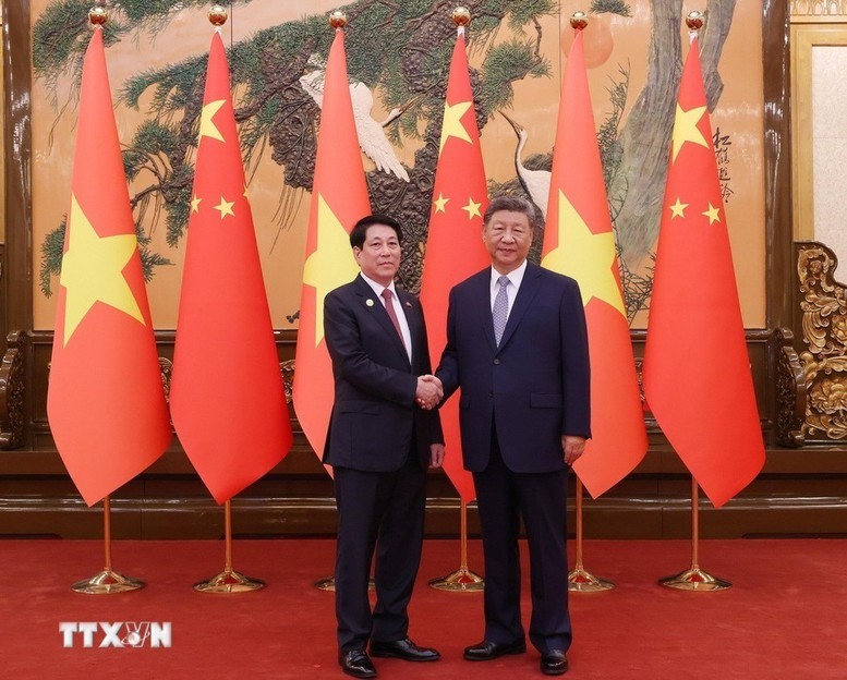 Tổng Bí thư, Chủ tịch nước Trung Quốc Tập Cận Bình đón Chủ tịch nước Lương Cường Tổng Bí thư, Chủ tịch nước Trung Quốc Tập Cận Bình đón Chủ tịch nước Lương Cường