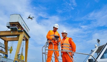 Bộ Chính trị: Cơ cấu lại ngành điện để người dân được chọn đơn vị cung cấp