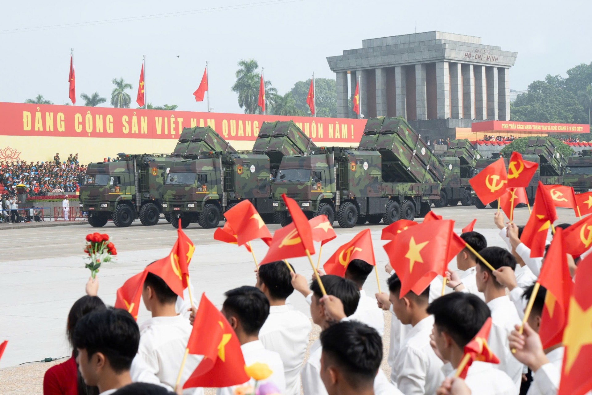 Khối khí tài tiến qua Quảng trường Ba Đình tại Lễ kỷ niệm, diễu binh, diễu hành 80 năm Cách mạng Tháng Tám thành công và Quốc khánh 2/9 Khối khí tài tiến qua Quảng trường Ba Đình tại Lễ kỷ niệm, diễu binh, diễu hành 80 năm Cách mạng Tháng Tám thành công và Quốc khánh 2/9