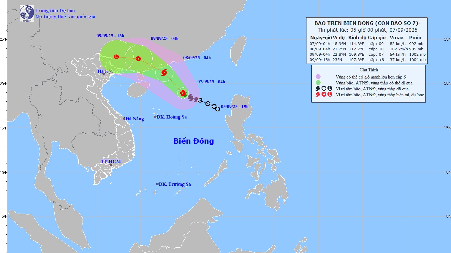 Bão số 7 trên Biển Đông mạnh lên, gây sóng lớn và gió giật cấp 13